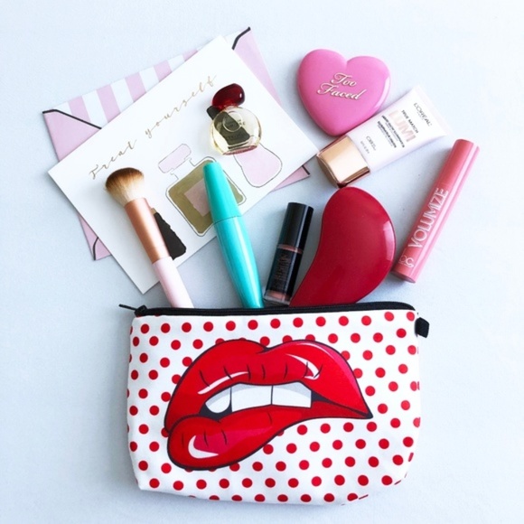 Juicy Red Lip Drawstring Bag 15"x12.5" NWOT! - Picture 4 of 5